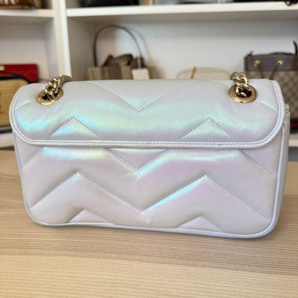 Gucci Iridescent Chevron Matelasse Small GG Marmont Iridescent Snow Light Blue - Picture 3 of 12
